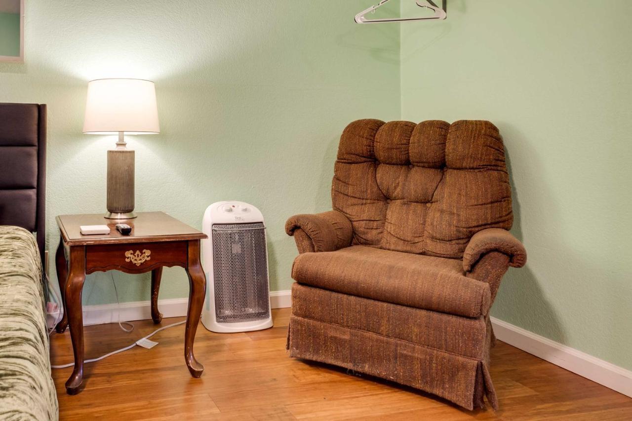 Soothing Studio With Lush Views 2 Mi To Beach! Smith River Exterior photo